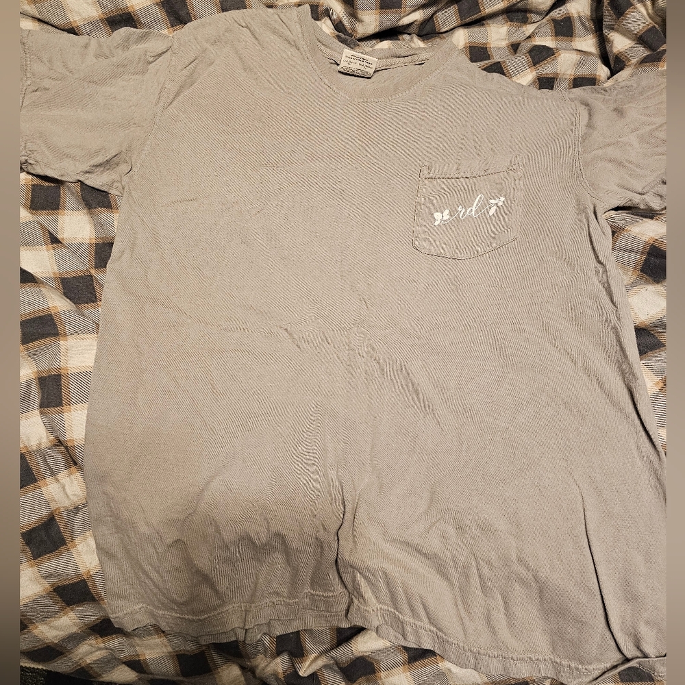 Rosie Daze Grey MED. Tshirt.